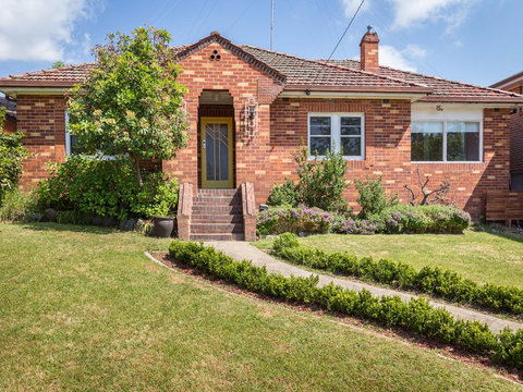 The Yellow Door Guesthouse - Tourism Caloundra 0