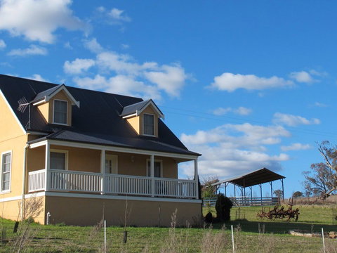 Riverbend Cottage - Tourism Caloundra 0