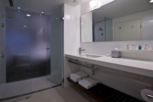 The Gateway Inn - Tourism Caloundra 0