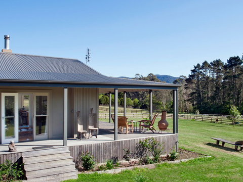 Justine's On Jarretts - Tourism Caloundra 0