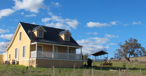 Riverbend Cottage - Tourism Caloundra 1