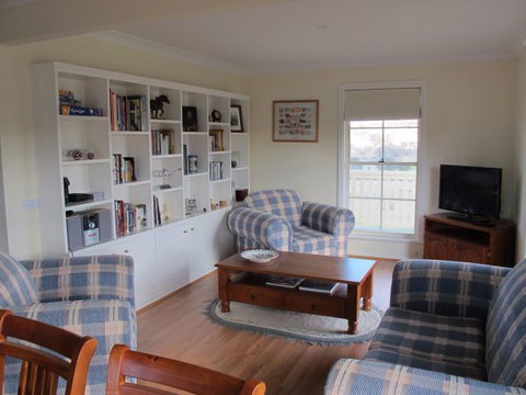 Riverbend Cottage - Tourism Caloundra 2