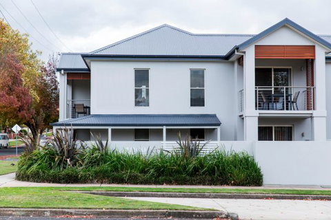 Stay Bathurst - Tourism Caloundra 1
