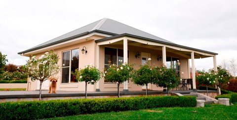 Stay Bathurst - Tourism Caloundra 3