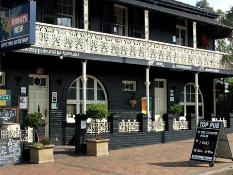 Top Pub - Tourism Caloundra 1