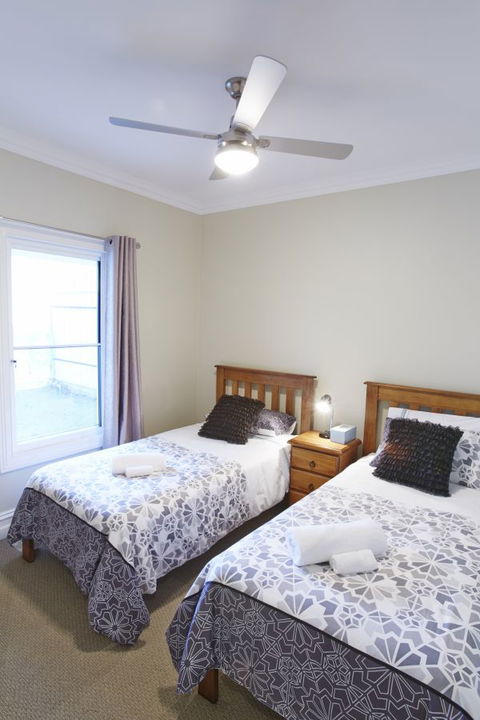 Jessie's Creek Cottage - Tourism Caloundra 2