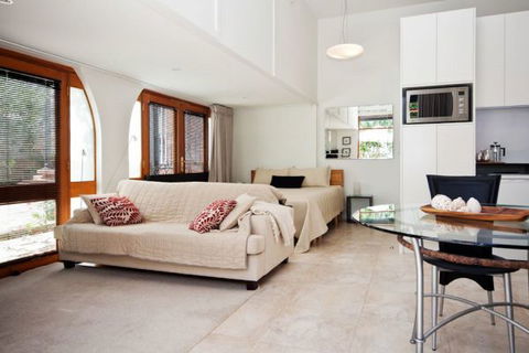 The Circle Retreat Studio - Tourism Caloundra 2