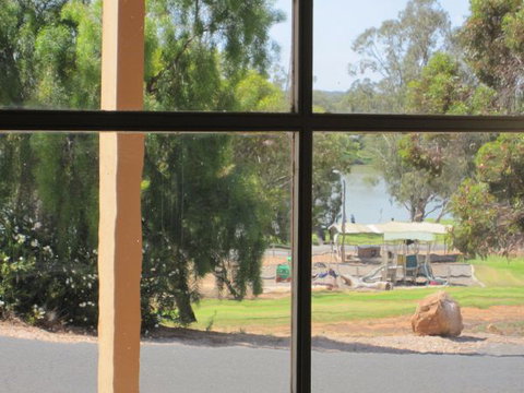 Carmines Antiques And Accommodation - Tourism Caloundra 3
