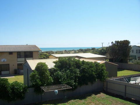 Century 21 SouthCoast: Silver Sands - Tourism Caloundra 1