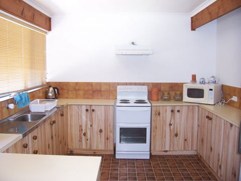 Century 21 SouthCoast: Silver Sands - Tourism Caloundra 2
