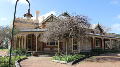 Cockburn House - Tourism Caloundra 0