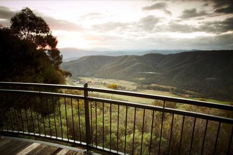 Pizzini's Vineyard Guesthouse - Tourism Caloundra 0