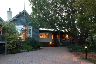 Oak Tree Lodge - Tourism Caloundra 7