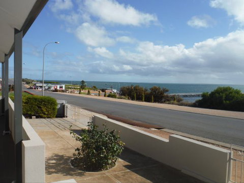 Jetty Views - Tourism Caloundra 1