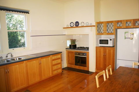 Elderton Guest House - Tourism Caloundra 1