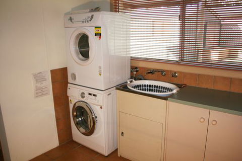 Elderton Guest House - Tourism Caloundra 6
