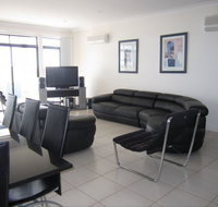 The Waterfront Dolphin - Tourism Caloundra