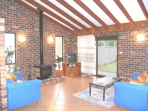 The Happy Shack At Callala Bay - Tourism Caloundra 0