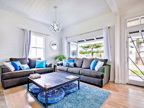 Driftwood Beach House - Tourism Caloundra 3