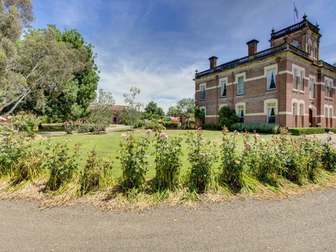 Highton Manor - Tourism Caloundra 1