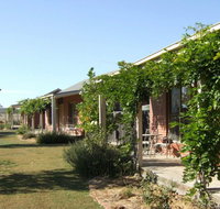 Overflow Cottages - Tourism Caloundra