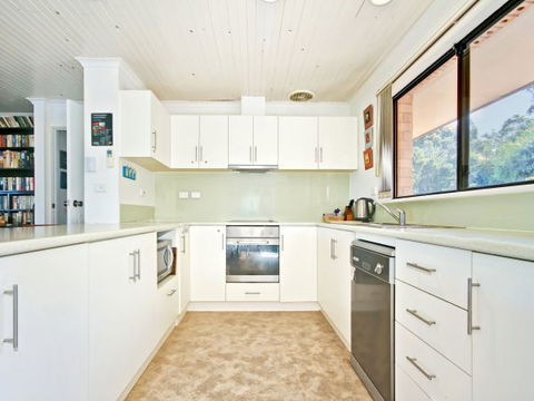 Century 21 SouthCoast: Burrangarra - Tourism Caloundra 1