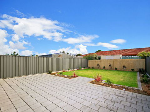 Century 21 SouthCoast: White Caps - Tourism Caloundra 2