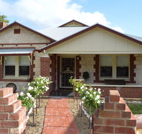 Two Cow Cottage Bed and Breakfast - Tourism Caloundra