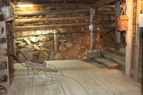 Gold Mine Guesthouse - Tourism Caloundra 6