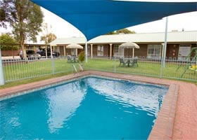Carn Court Holiday Apartments - Tourism Caloundra 2