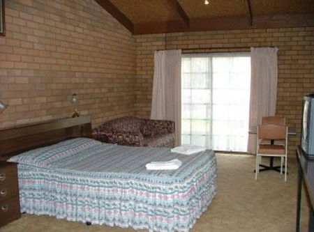 Bakery Park Motor Inn - Tourism Caloundra 0