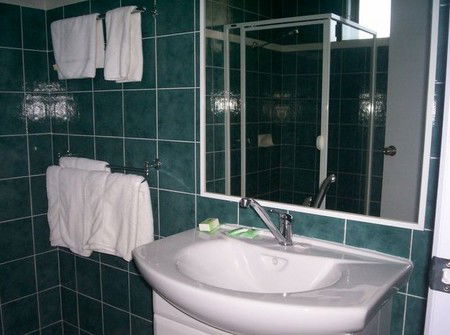 Bakery Park Motor Inn - Tourism Caloundra 2