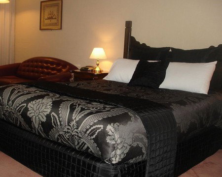 Albury Manor House Motel - Tourism Caloundra 0