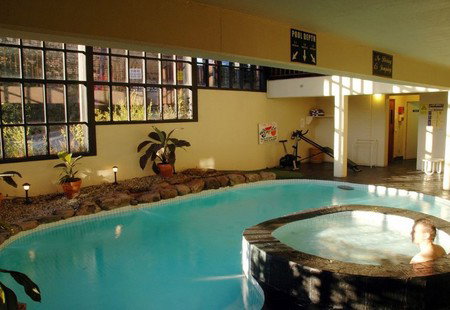 Albury Manor House Motel - Tourism Caloundra 1