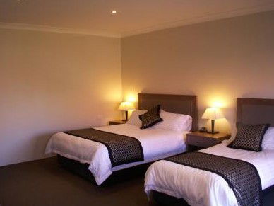 Parkes Int Motor Inn - Tourism Caloundra 0
