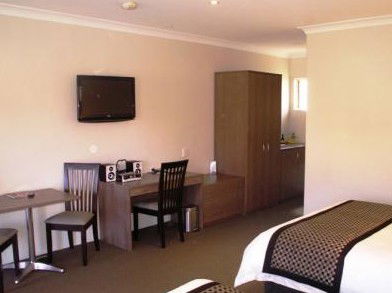 Parkes Int Motor Inn - Tourism Caloundra 3