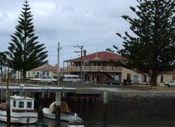 Port Albert Hotel - Tourism Caloundra