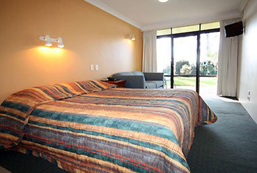 Mt Tamborine Motel - Tourism Caloundra 2