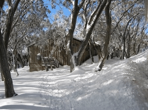 Akla Ski Lodge - Tourism Caloundra