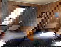 Heidi's Chalet Apartments - Tourism Caloundra 2