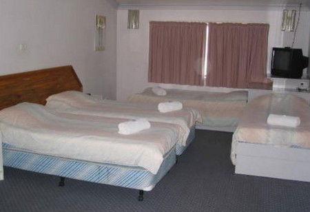 Matterhorn Lodge - Tourism Caloundra 1