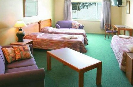 Matterhorn Lodge - Tourism Caloundra 3