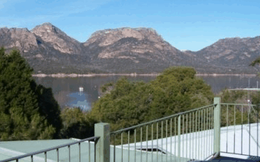 Coles Bay Waterfronters - Tourism Caloundra 1