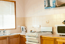 Blue Seas Holiday Villas - Tourism Caloundra 3