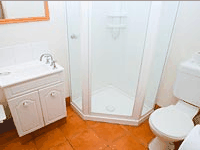 Montgomery's Private Hotel  YHA - Tourism Caloundra