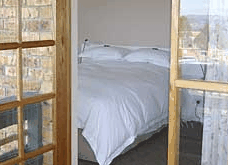 Hugo's B & B - Tourism Caloundra 2