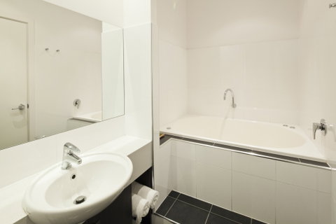 BEST WESTERN PLUS Ballarat Suites - Tourism Caloundra 4