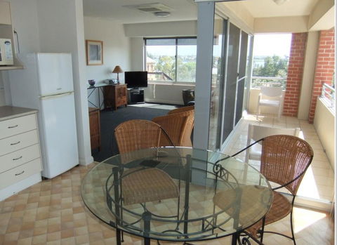 Newcastle Serviced Apartments - Tourism Caloundra 2