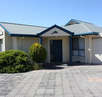Robe Dolphin Court Apartments - Tourism Caloundra