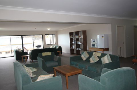 Corroboree Lodge - Tourism Caloundra 0